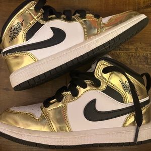 Nike dunk metallic gold and black. only worn indoors for dance.